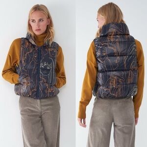 Sosken Studios JODY NAVY PORTRAIT PRINT DOWN PUFFER VEST SIZE 1 S